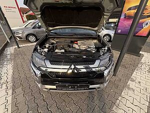 Mitsubishi Outlander Plus 2.4 Plug-In-Hybrid 4WD 