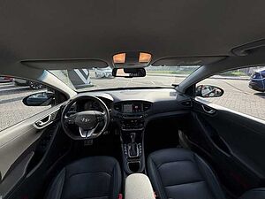 Hyundai IONIQ Premium Hybrid 