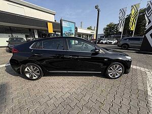 Hyundai IONIQ Premium Hybrid 