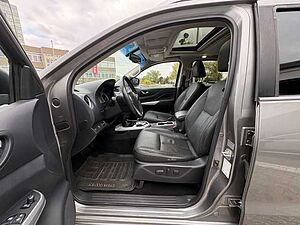 Nissan Navara NP300 Tekna Double Cab 4x4 