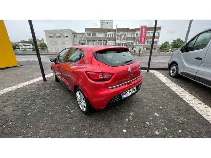 Renault Clio IV LIMITED 1.2 16V 75