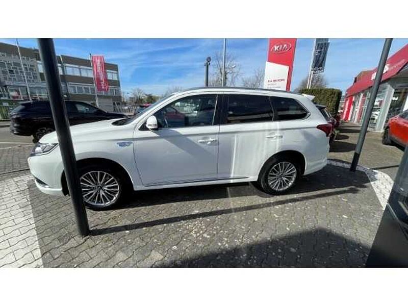 Mitsubishi Outlander (GF0/GG)