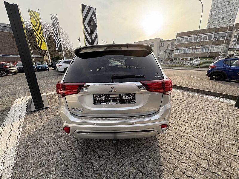 Mitsubishi Outlander Plus 2.4 Plug-In-Hybrid 4WD