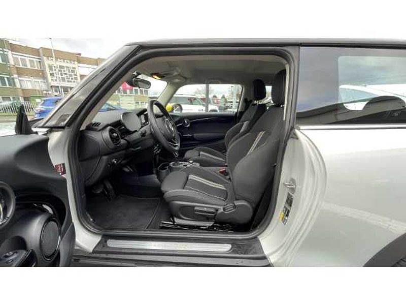 MINI Cooper SE Trim S Mini 3-trg. Navi LED Apple CarPlay Mehrzonenklima Fahrerprofil Musikstrea